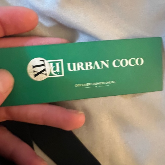 NWT XL skirt with suspenders runs small - Picture 6 of 6